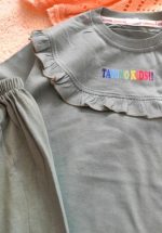 Girls' t-shirts and shorts from sizes 40 to 55