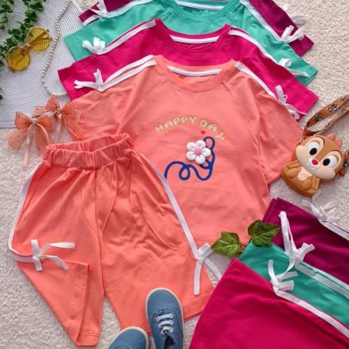 Girls' t-shirts and shorts from sizes 45 to 60