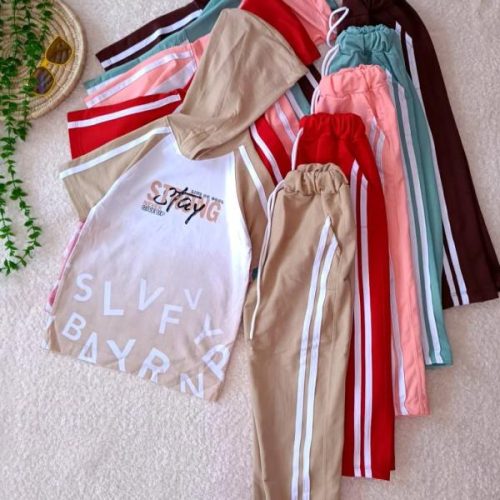 T-shirts and pants for girls and boys, 4 to 7 years old.