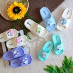 Girls' slippers from size 25 to 36