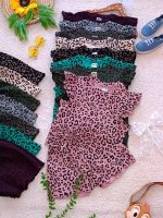 Girls' t-shirts and shorts from sizes 40 to 55