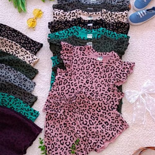 Girls' t-shirts and shorts from sizes 40 to 55