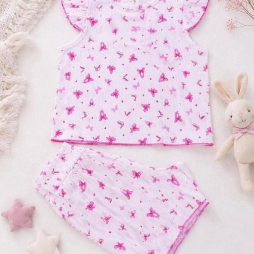 Girls' tops and shorts from sizes 40 to 55