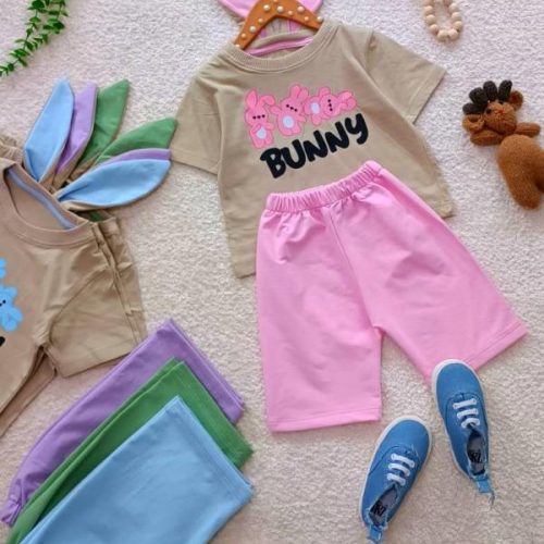 Girls' T-shirt and shorts, sizes 35 to 45