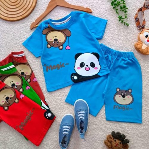 Girls' T-shirt and shorts, sizes 35 to 45