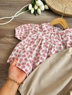Girls' blouse and shorts set (ages 3 to 8)