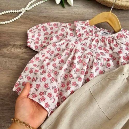 Girls' blouse and shorts set (ages 3 to 8)