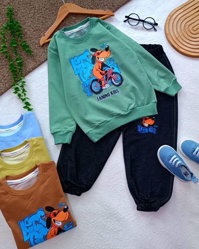 Boys' blouse and trousers, ages 3 to 7 (11)