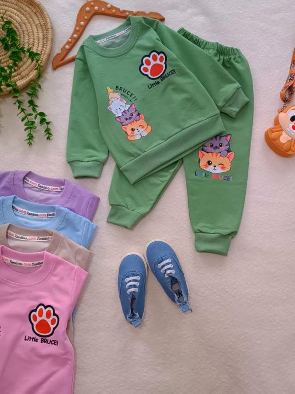 Girls' and boys' tops and trousers, sizes 35 to 45 (4) Girls' and boys' tops and trousers, sizes 35 to 45