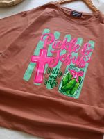 Girls' and women's T-shirts, ranging from age 13 up to size 44