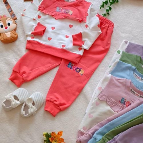 Girls' blouse and trousers, sizes 35 to 50