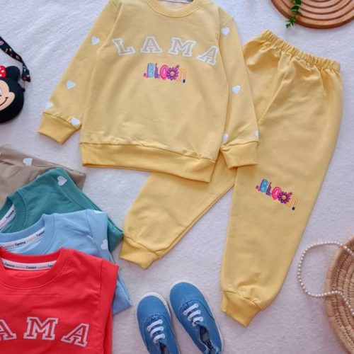 Girls' blouse and trousers, sizes 35 to 60