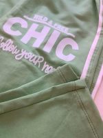 Girls' blouse and trousers, sizes 45 to 60.