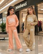 Girls' blouse and trousers, sizes 45 to 60.