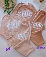Girls' blouse and trousers, sizes 45 to 60.