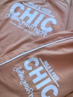 Girls' blouse and trousers, sizes 45 to 60.