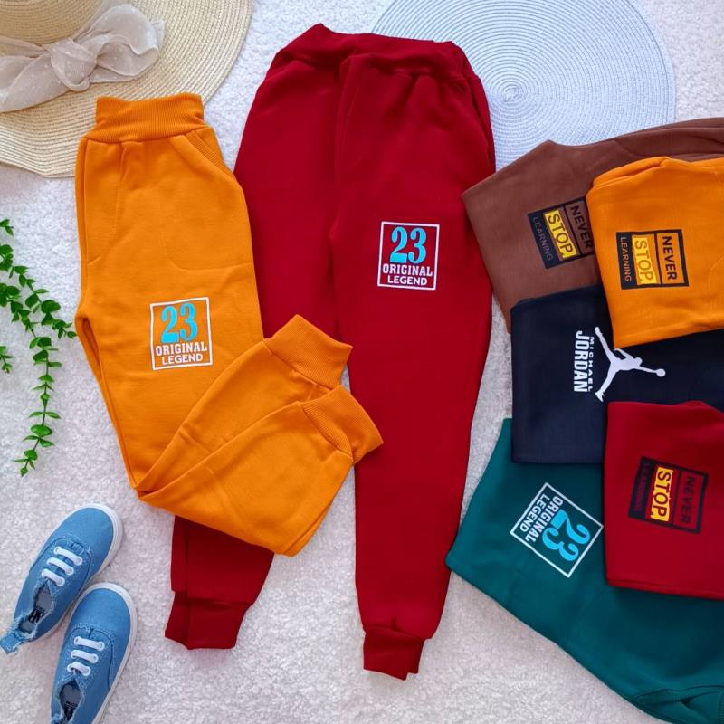 Boys' trousers, ages 6 to 11 (4)