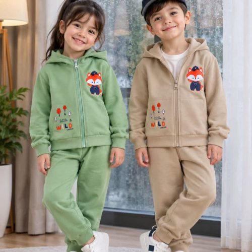 Girls' and boys' sweatshirt and trousers, sizes 40 and 45