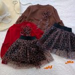 Girls' blouse and skirt, sizes 40 to 60