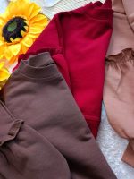 Girls' blouse and skirt, sizes 40 to 60
