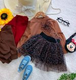 Girls' blouse and skirt, sizes 40 to 60