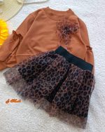 Girls' blouse and skirt, sizes 40 to 60