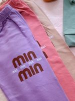 Girls' blouse and trousers, sizes 40 to 55.