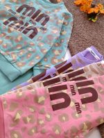Girls' blouse and trousers, sizes 40 to 55.