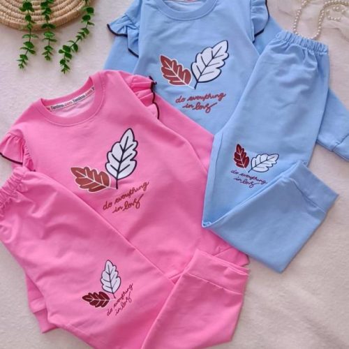 Girls' blouse and trousers, sizes 45 and 50