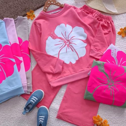 Girls' blouse and trousers, sizes 50 to 60
