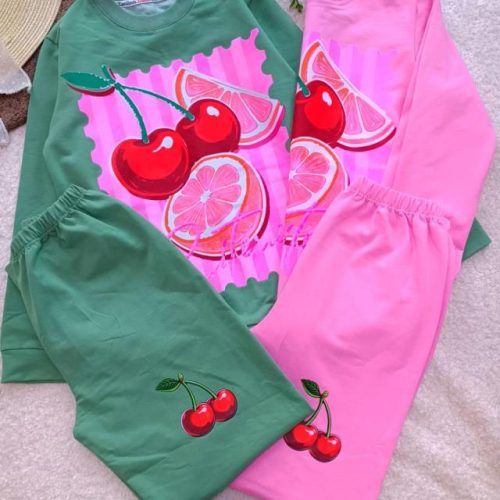 Girls' blouse and trousers, sizes 55 and 60