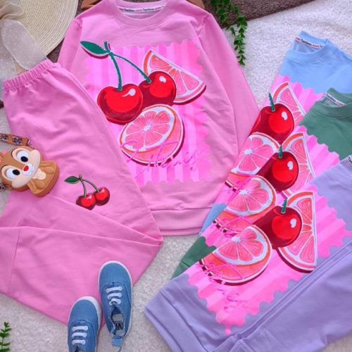 Girls' blouse and trousers, sizes 55 and 60