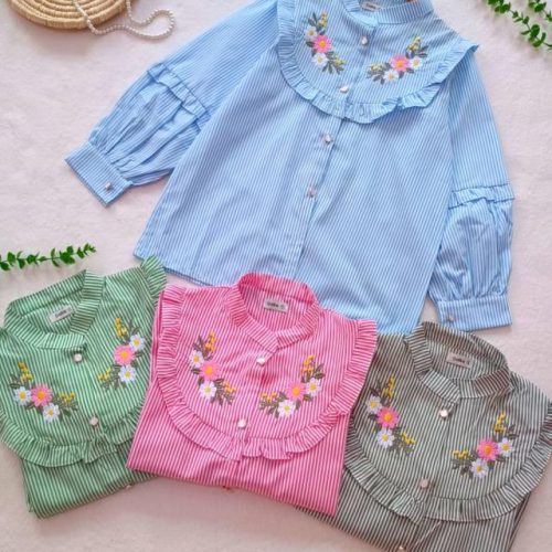 Girls' blouse, sizes 60 to 70