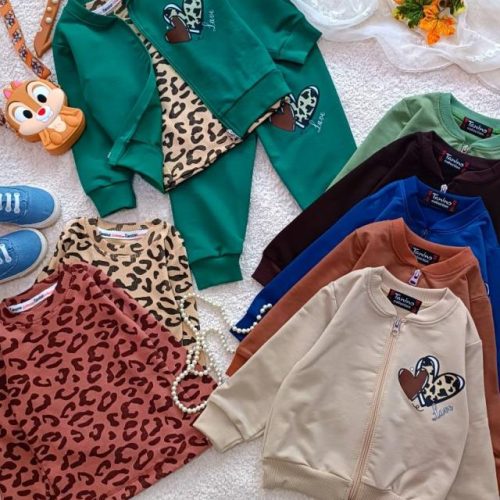 Girls' sweatshirt and trousers, sizes 35 to 55