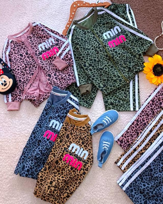 Girls' sweatshirt and trousers, sizes 40 to 55 (11)