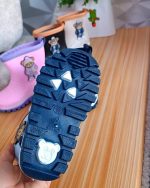 Boots for girls and boys, ages 10 to 18
