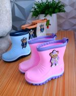 Boots for girls and boys, ages 10 to 18