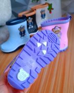 Boots for girls and boys, ages 10 to 18