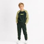 Girls' and boys' blouse and trousers, sizes 45 to 60