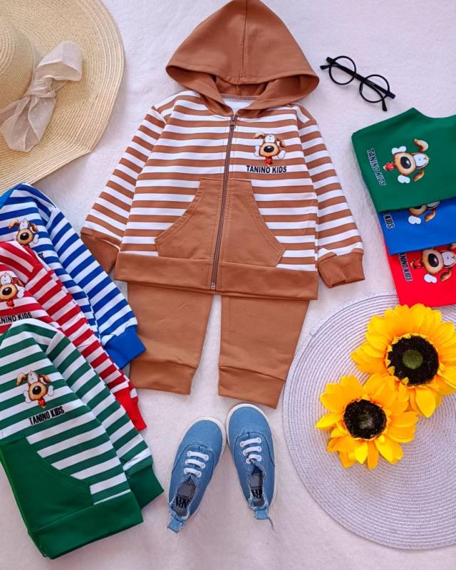 Girls' and boys' sweatshirts and trousers, sizes 35 to 50 (4) Girls' and boys' sweatshirts and trousers, sizes 35 to 50.