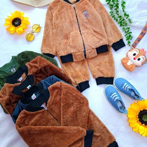 Girls' and boys' sweatshirts and trousers, sizes 40 to 55