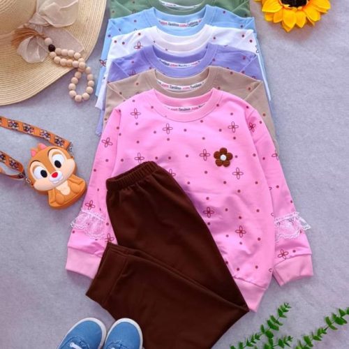 Girls' blouse and trousers, for ages 4 to 7 years