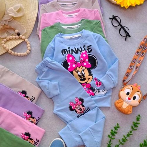 Girls' blouse and trousers, sizes 35 and 40
