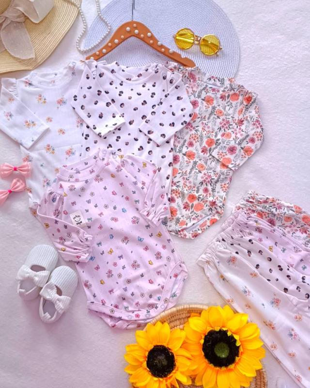 Girls' bodysuit and trousers, sizes 3 to 24 months (10) Girls' bodysuit and trousers, sizes 3 to 24 months