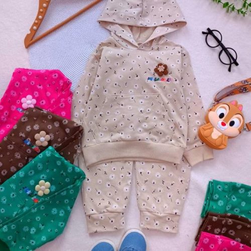 Girls' hoodie and pants, sizes 35 to 50