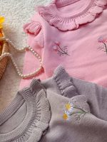 Girls' knit top, sizes 45 to 55