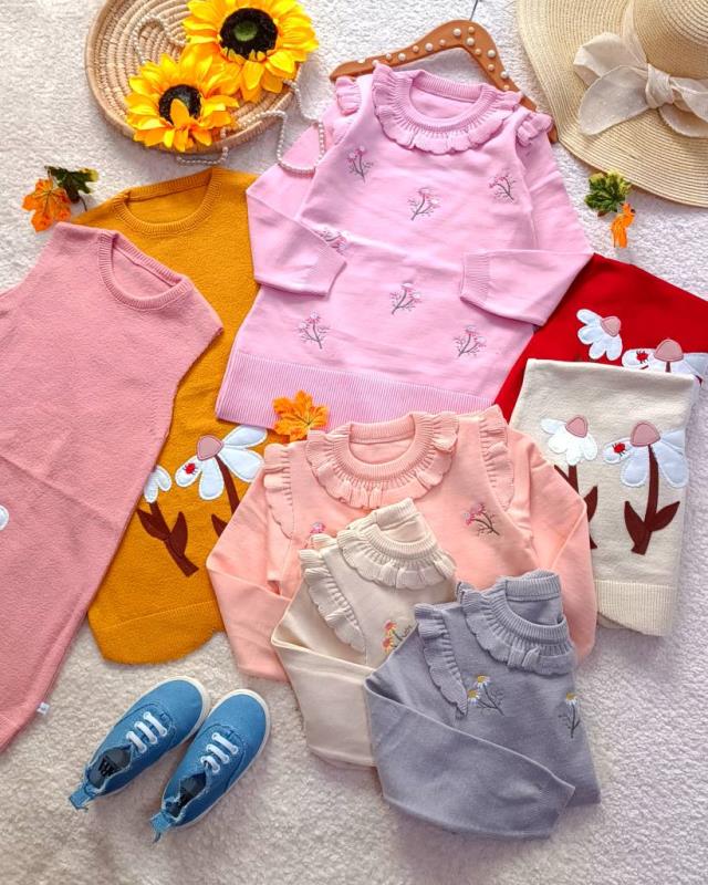 Girls' knit top, sizes 45 to 55 (3)